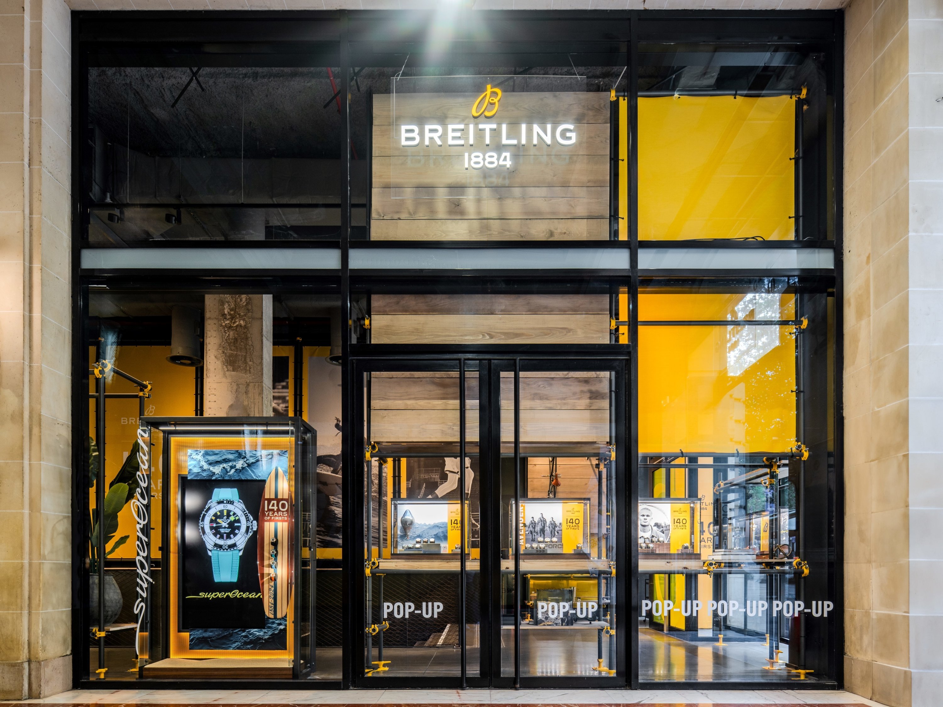 Breitling Pop-up Store Champs-elysees